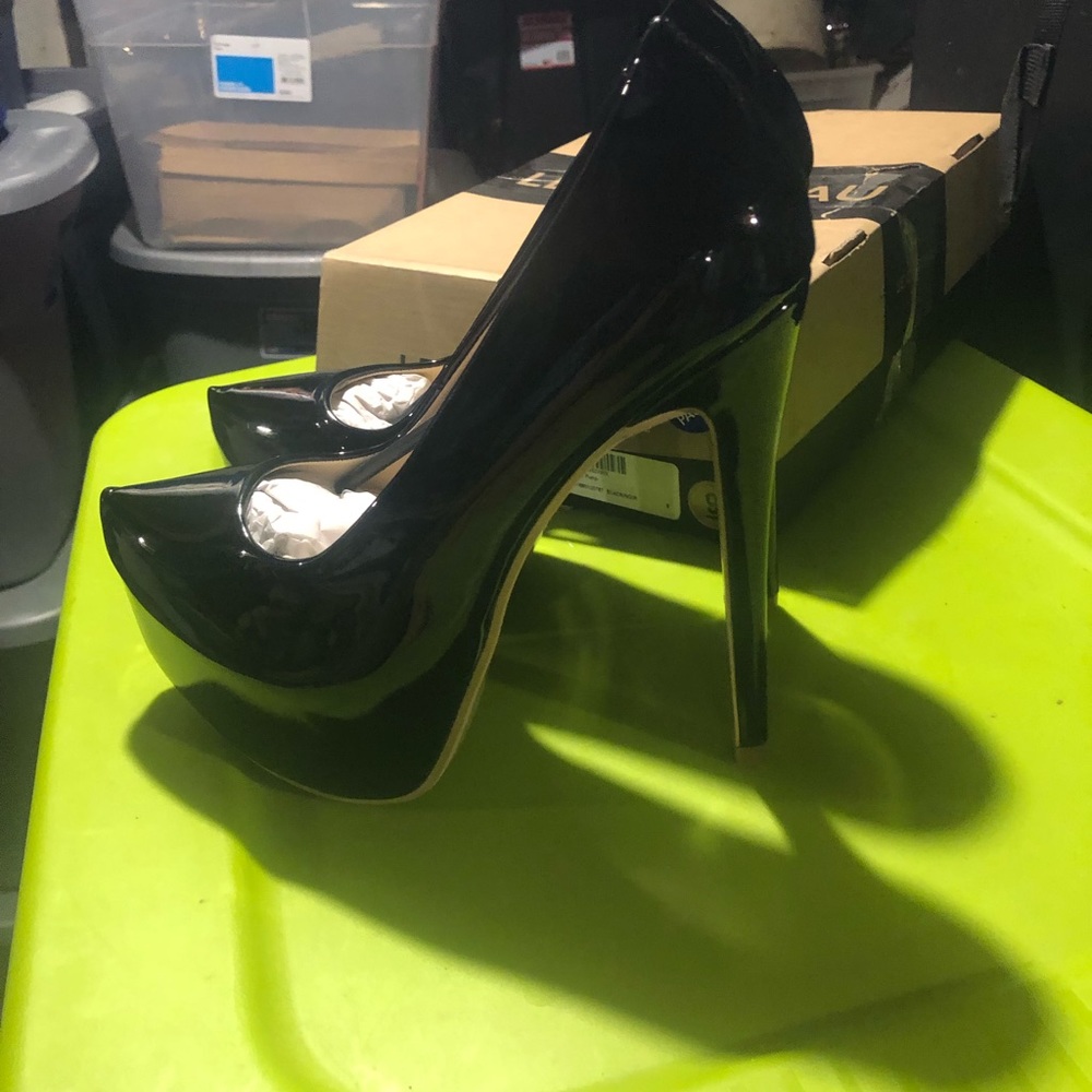 Heels - Picture 3 of 5